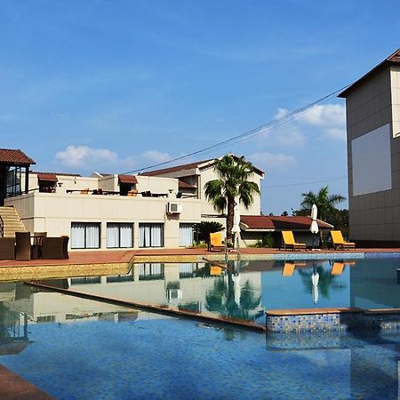 Cotton County Club And Resort Hubli Exterior foto