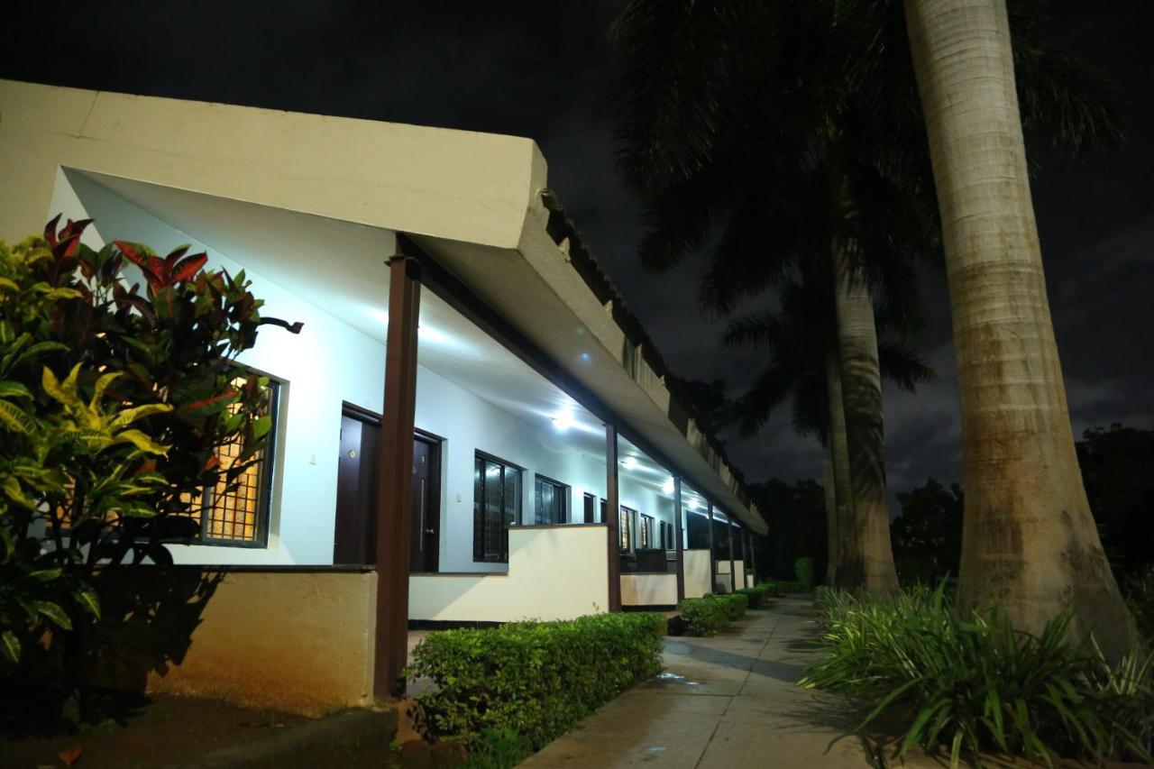 Cotton County Club And Resort Hubli Exterior foto