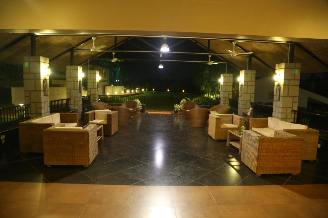 Cotton County Club And Resort Hubli Exterior foto