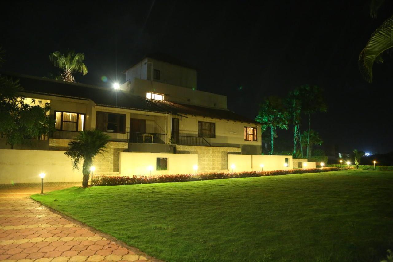 Cotton County Club And Resort Hubli Exterior foto