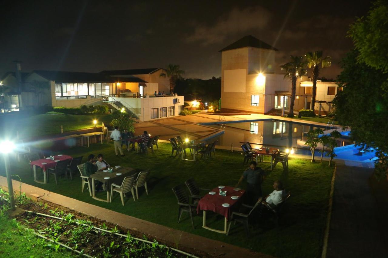 Cotton County Club And Resort Hubli Exterior foto